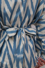 Load image into Gallery viewer, 100% Cotton Blue Mini Zig Zag Kimono With Feathers