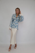 Load image into Gallery viewer, 100% Cotton Blue Mini Zig Zag Kimono With Feathers