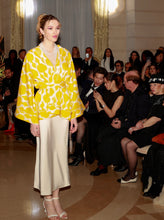 Load image into Gallery viewer, 100% Cotton Kimono “Lightness of Being”