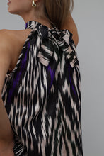 Load image into Gallery viewer, 100% Silk Vintage Sleeveless Blouse