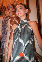 Load image into Gallery viewer, 85% Silk 15% Cotton Top “Pick Of Success”