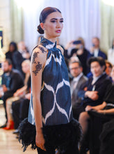 Load image into Gallery viewer, 85% Silk 15% Cotton Top “Pick Of Success”