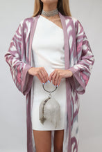 Load image into Gallery viewer, Pink Printed Ikat Lightweight Kimono "Örchid"