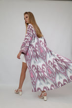 Load image into Gallery viewer, Pink Printed Ikat Lightweight Kimono "Örchid"