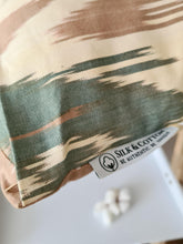 Load image into Gallery viewer, 100% Cotton Ikat pillow case "Balance me" - Silkandcotton.global