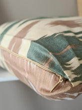 Load image into Gallery viewer, 100% Cotton Ikat pillow case "Balance me" - Silkandcotton.global