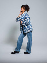 Load image into Gallery viewer, 85% Silk Quilted Jacket "Royal Blue"