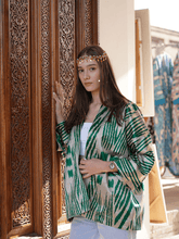 Load image into Gallery viewer, 100% Silk Vintage Kimono "Soothing serenity"