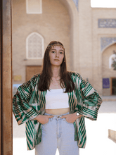 Load image into Gallery viewer, 100% Silk Vintage Kimono "Soothing serenity"