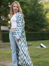 Load image into Gallery viewer, 85% Silk Handmade Kimono "Blue Waves"