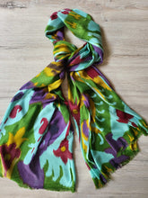 Load image into Gallery viewer, 100% Cotton Scarf "Spring Bloom"