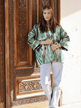 Load image into Gallery viewer, 100% Silk Vintage Kimono "Soothing serenity"