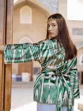 Load image into Gallery viewer, 100% Silk Vintage Kimono "Soothing serenity"