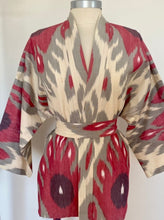 Load image into Gallery viewer, 100% Cotton Short Kimono "Blooming Orchid"