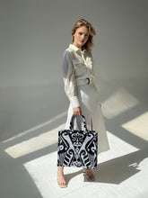 Load image into Gallery viewer, Velvet Ikat Bag "Israel"