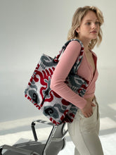 Load image into Gallery viewer, Velvet Ikat Bag "Qatar"
