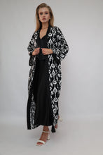 Load image into Gallery viewer, 100% Cotton Printed Ikat Lightweight Kimono &quot;Eclipse Noir&quot;
