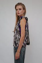 Load image into Gallery viewer, 100% Silk Vintage Sleeveless Blouse
