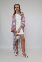 Load image into Gallery viewer, Pink Printed Ikat Lightweight Kimono &quot;Örchid&quot;
