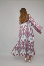 Load image into Gallery viewer, Pink Printed Ikat Lightweight Kimono &quot;Örchid&quot;
