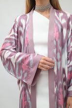 Load image into Gallery viewer, Pink Printed Ikat Lightweight Kimono &quot;Örchid&quot;
