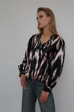 Load image into Gallery viewer, 100% Silk Vintage Long Sleeve Blouse Black
