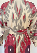 Load image into Gallery viewer, 100% Cotton Short Kimono &quot;Blooming Orchid&quot;
