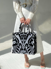 Load image into Gallery viewer, Velvet Ikat Bag &quot;Israel&quot;
