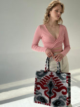 Load image into Gallery viewer, Velvet Ikat Bag &quot;Qatar&quot;
